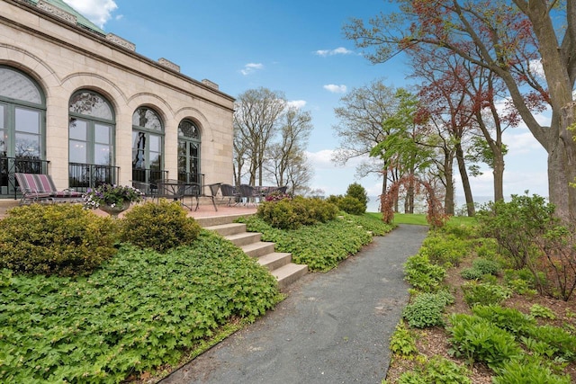 3432 N Lake Dr, Milwaukee, WI 53211 - view of surrounding community