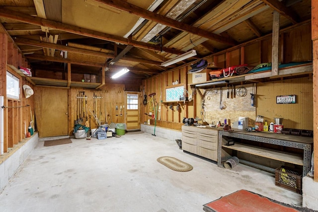 W6782 Marine Dr, Markesan, WI 53946 - garage with a workshop area