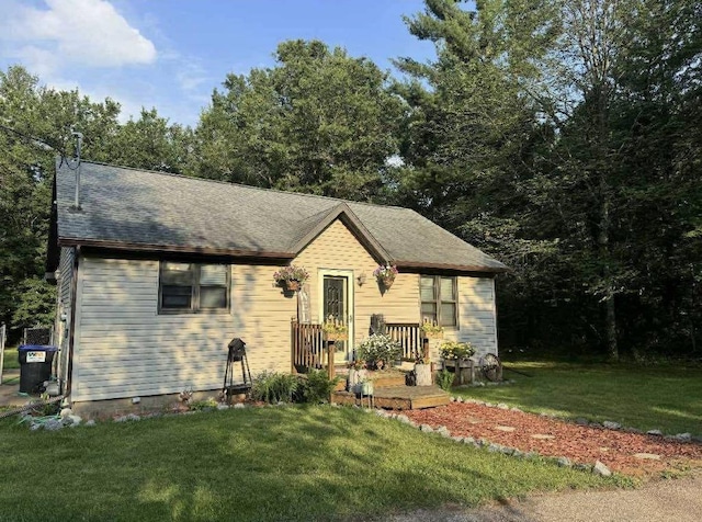 3211 48th St S, Wisconsin Rapids, WI 54494 - bungalow-style home featuring a front yard