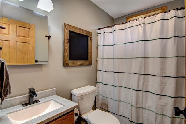 N1816 950th St, Eau Claire, WI 54701 - full bath with vanity, toilet, and a shower with shower curtain