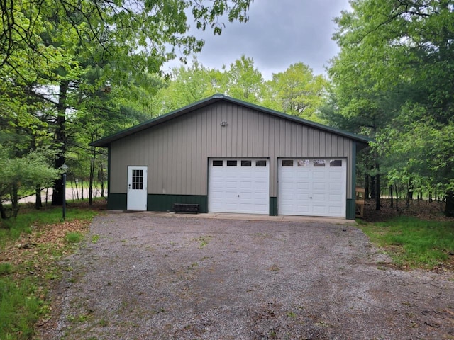 610 Fox Ridge Ct, Nekoosa, WI 54457 - view of detached garage