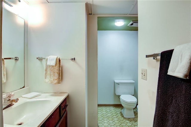 616 E Polk Ave, Eau Claire, WI 54701 - bathroom with toilet and vanity