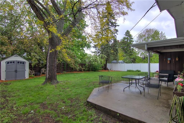 616 E Polk Ave, Eau Claire, WI 54701 - view of yard featuring a patio area