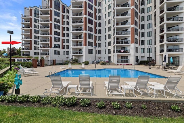 333 Lake Ave Unit 502, Racine, WI 53403 - community pool featuring a patio area
