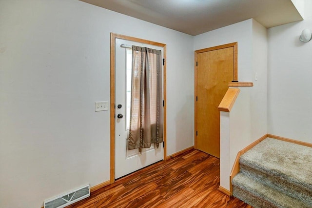 9305 Briar Haven Dr, Verona, WI 53593 - entrance foyer with wood finished floors