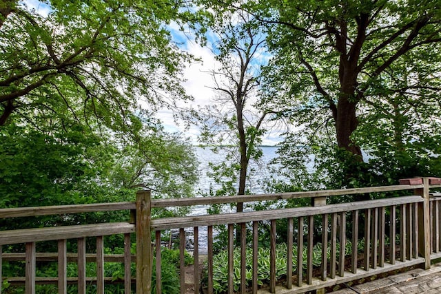 3218 Aalseth Ln, Stoughton, WI 53589 - wooden terrace with a water view