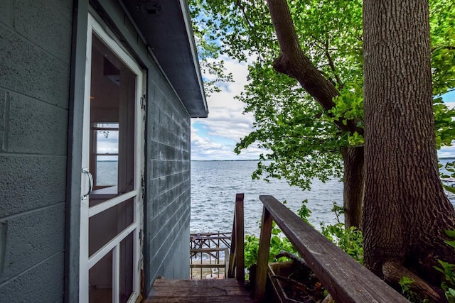 3218 Aalseth Ln, Stoughton, WI 53589 - balcony featuring a water view