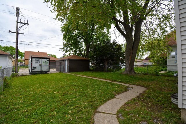 4407 N 57th St, Milwaukee, WI 53218 - view of yard