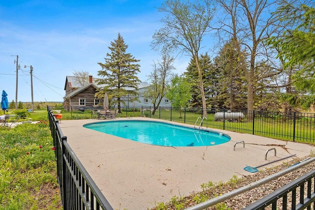4105 Lime Kiln Rd, Green Bay, WI 54311 - view of swimming pool with a patio area