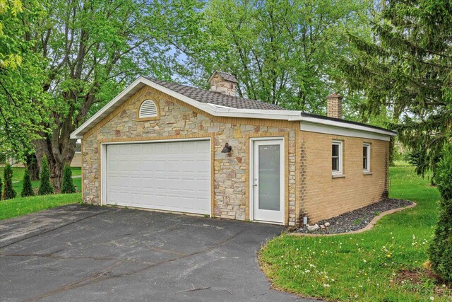 6600 N Ballard Rd, Appleton, WI 54913 - view of detached garage