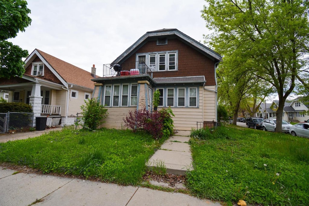 1902 W Nash St, Milwaukee, WI 53206 - view of front of property with a balcony
