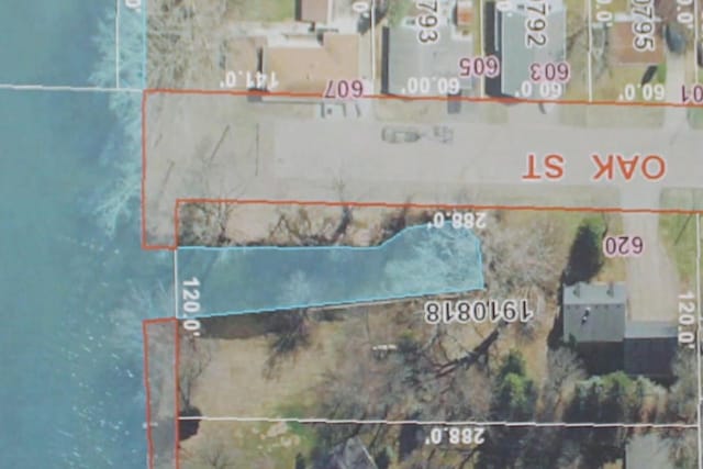 620 Oak St, Winneconne, WI 54986 - aerial map of property and surrounding area featuring property boundaries highlighted