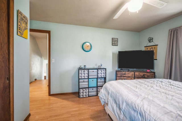 1116 Lake Park Rd, Menasha, WI 54952 - bedroom featuring light wood-style floors, baseboards, and a ceiling fan