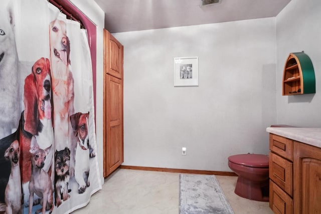 1116 Lake Park Rd, Menasha, WI 54952 - full bath featuring toilet, vanity, and baseboards