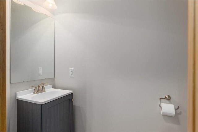 15210 Painters Lane Cir, Stillwater, MN 55082 - bathroom featuring vanity