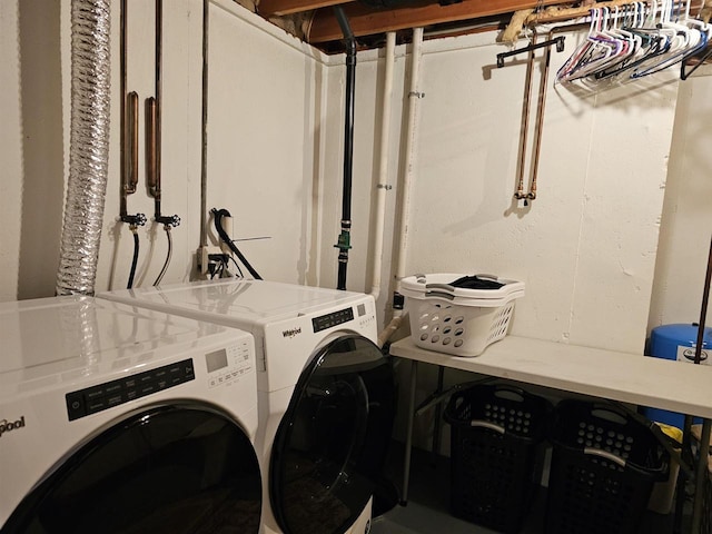 9388 Alpine Rd, Fremont, WI 54940 - laundry area with washer and clothes dryer