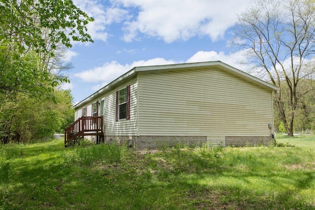 W7744 County Rd E, Westfield, WI 53964 - view of side of home with crawl space