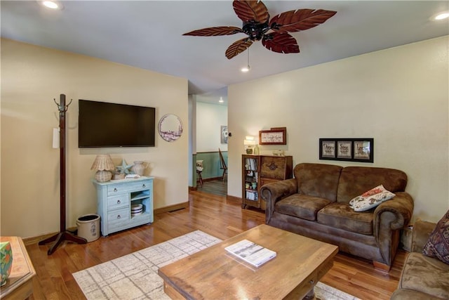 739 Veronica St, Chippewa Falls, WI 54729 - living room featuring ceiling fan, wood finished floors, recessed lighting, and baseboards