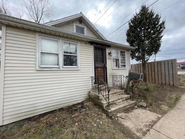 6913 W Main St, Milwaukee, WI 53214 - view of front of house