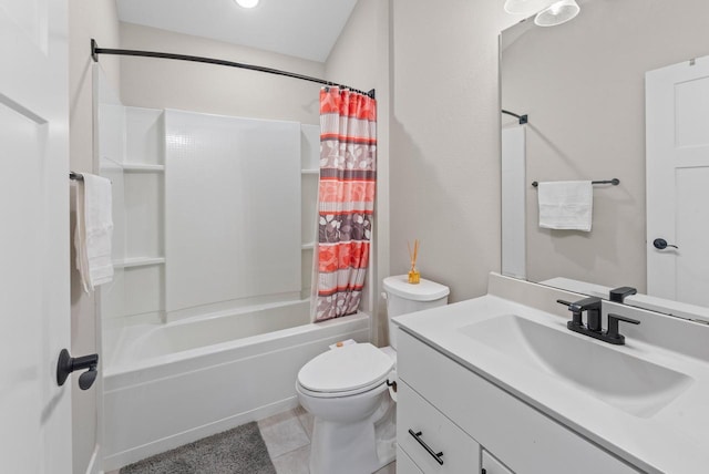 160 Candleberry Ln, Grafton, WI 53024 - full bath featuring vanity, shower / bath combination with curtain, and toilet