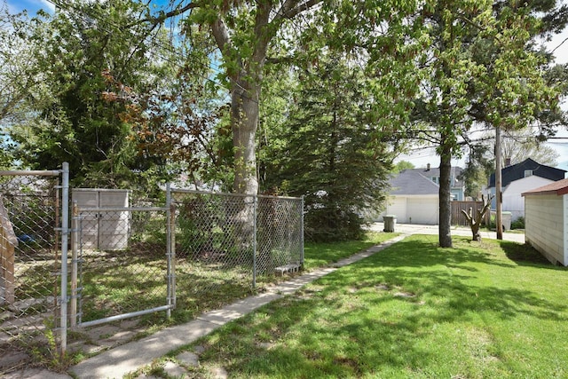 6028 N 38th St, Milwaukee, WI 53209 - view of yard
