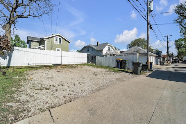 1632 S 77th St, West Allis, WI 53214 - view of yard