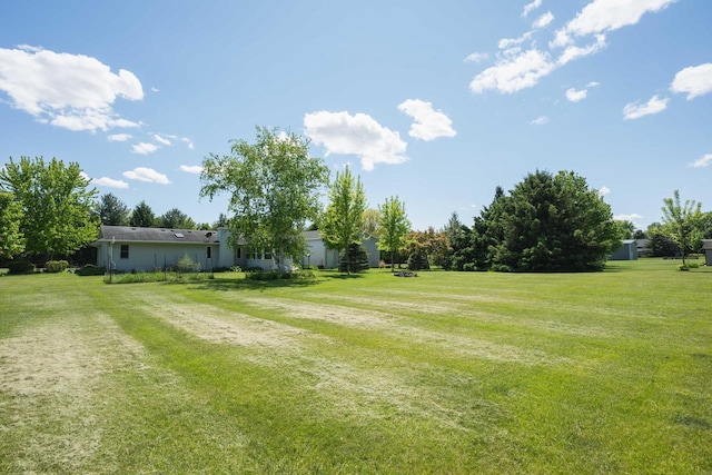 W5670 School Rd, Walworth, WI 53184 - view of green lawn