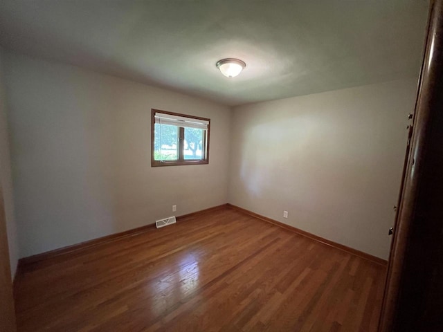 425 Mineau Pkwy, Madison, WI 53711 - unfurnished room with wood finished floors and baseboards