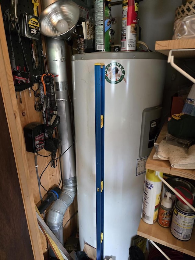 Pine Ln, Bloomington, WI 53804 - utilities featuring water heater