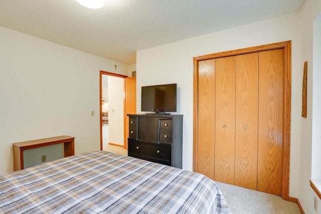 741 Kensington Sq, Stoughton, WI 53589 - carpeted bedroom featuring a closet