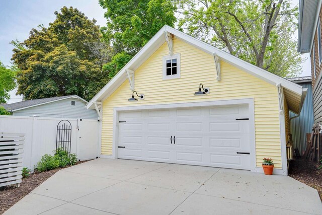 350 Washington St, Prairie Du Sac, WI 53578 - detached garage with a gate
