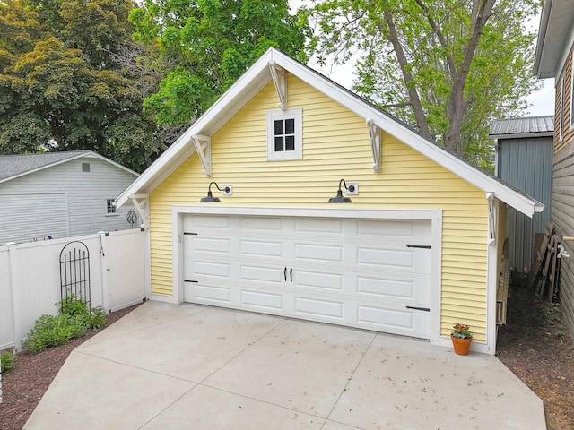 350 Washington St, Prairie Du Sac, WI 53578 - view of detached garage