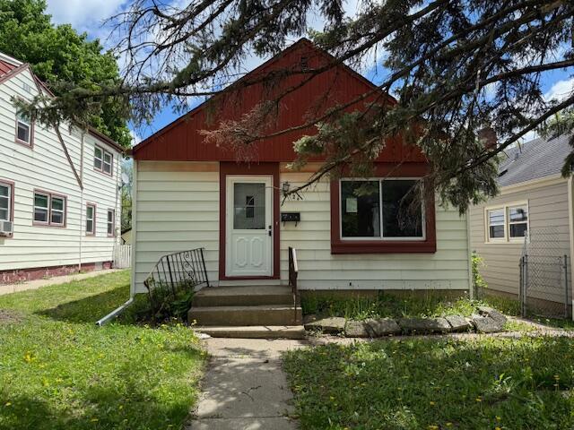 424 S 66th St, Milwaukee, WI 53214 - bungalow with a front yard