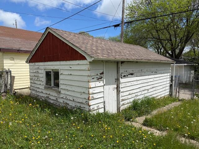 424 S 66th St, Milwaukee, WI 53214 - view of outdoor structure