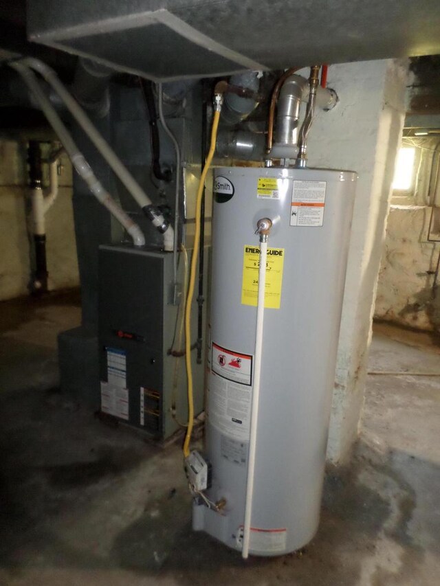 1909 91st St, Pleasant Prairie, WI 53158 - utilities with water heater
