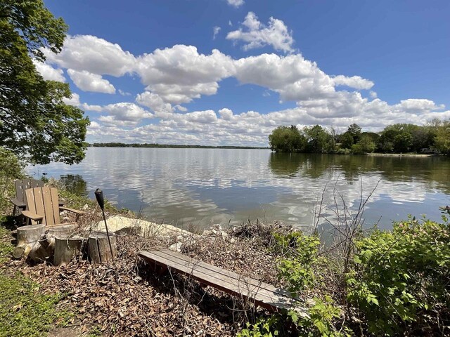 W10559 Hickory Point Rd, Beaver Dam, WI 53916 - water view