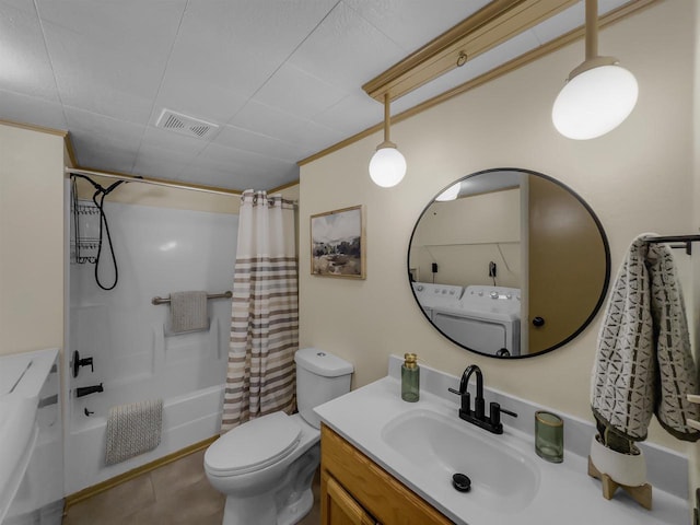 13511 59th St S, Wisconsin Rapids, WI 54494 - full bathroom with shower / bath combination with curtain, vanity, toilet, and washer and clothes dryer