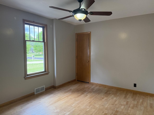 3400 Vine St, Stevens Point, WI 54481 - unfurnished room featuring light wood-type flooring, baseboards, and ceiling fan