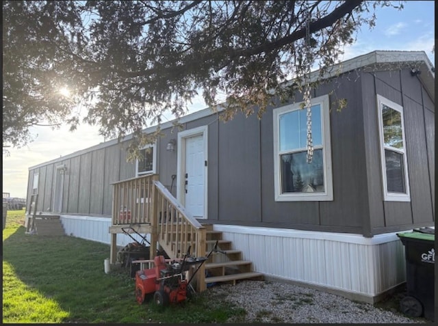 916 S Madison St Unit 9, Waupun, WI 53963 - view of front of house featuring a front lawn