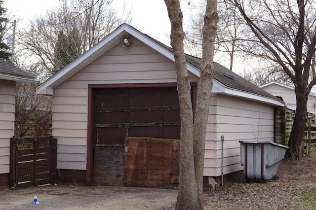 1305 La Crescent St, La Crosse, WI 54603 - view of detached garage