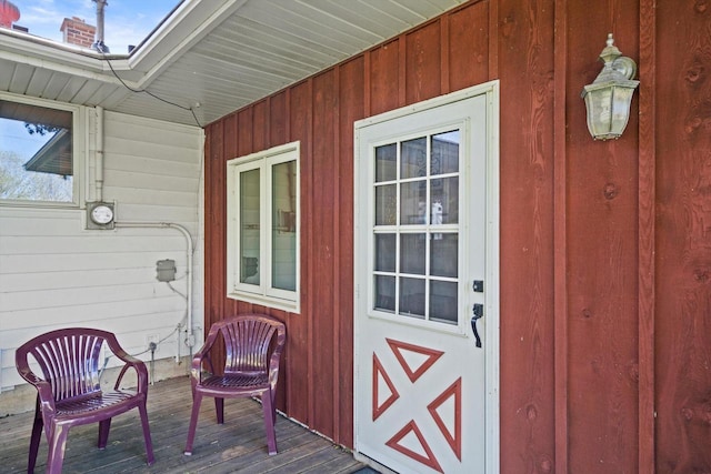 15 Wilson Ave, Fort Atkinson, WI 53538 - entrance to property featuring board and batten siding