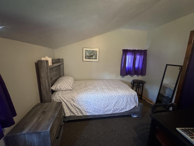 3135 S 6th St, Milwaukee, WI 53215 - carpeted bedroom featuring lofted ceiling