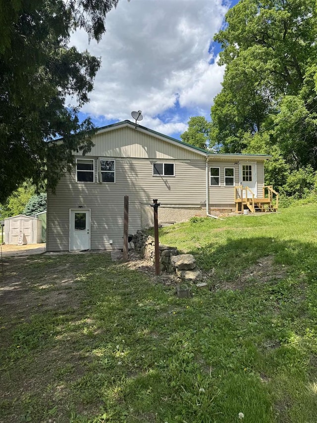 7280 Closing Dam Rd, Cassville, WI 53806 - back of property featuring a lawn