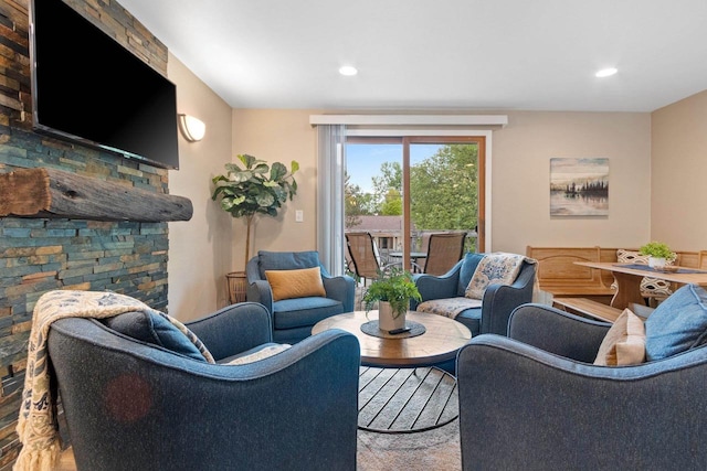 1254 Thorndale St, Green Bay, WI 54304 - living room with recessed lighting