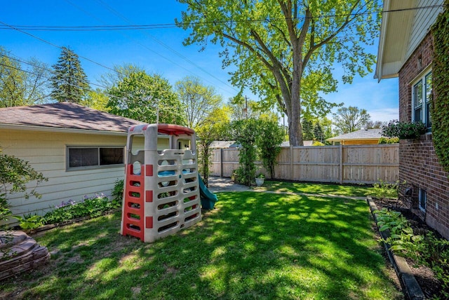 5642 N Argyle Ave, Glendale, WI 53209 - view of yard