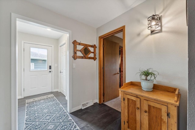 N3504 State Rd 80, Elroy, WI 53929 - entrance foyer with baseboards