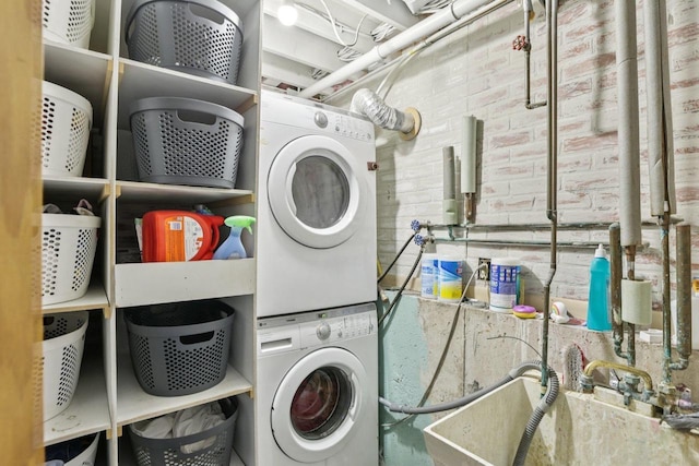 3604 Glenn Ln, Middleton, WI 53562 - laundry room featuring stacked washing machine and dryer