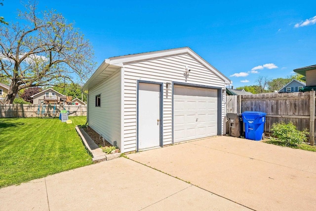816 W Oklahoma St, Appleton, WI 54914 - detached garage with concrete driveway