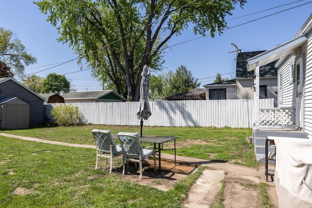 2801 Harvey St, La Crosse, WI 54603 - view of yard with a patio