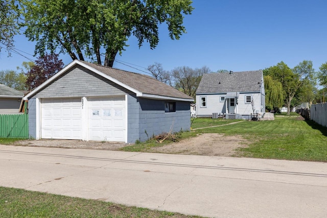 2801 Harvey St, La Crosse, WI 54603 - view of detached garage